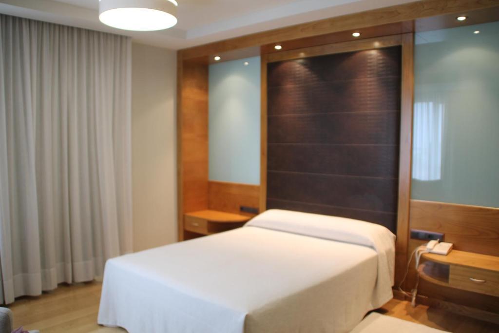Hotel - Restaurante Casa Rosita Cambados Habitación foto